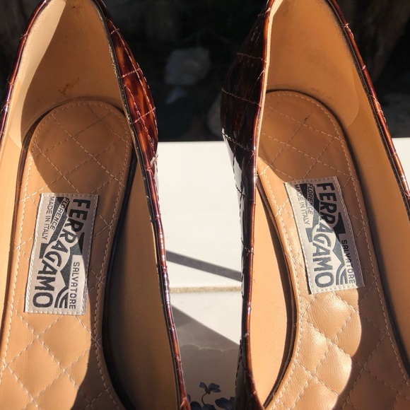 Ferragamo Size 9.5/9 B Vara Bow Pumps Animal Print Patent Leather Heels Peep Toe - Picture 9 of 15